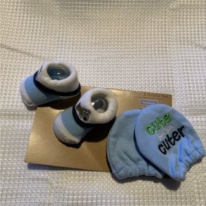 Carter’s blue and white Mitten & Bootie set for Newborn